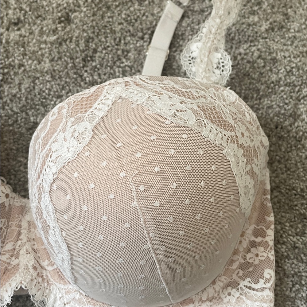 Victoria's Secret Dream Angles lined Demi bra Sz 36DD beige w/ lace overlay - Picture 2 of 8
